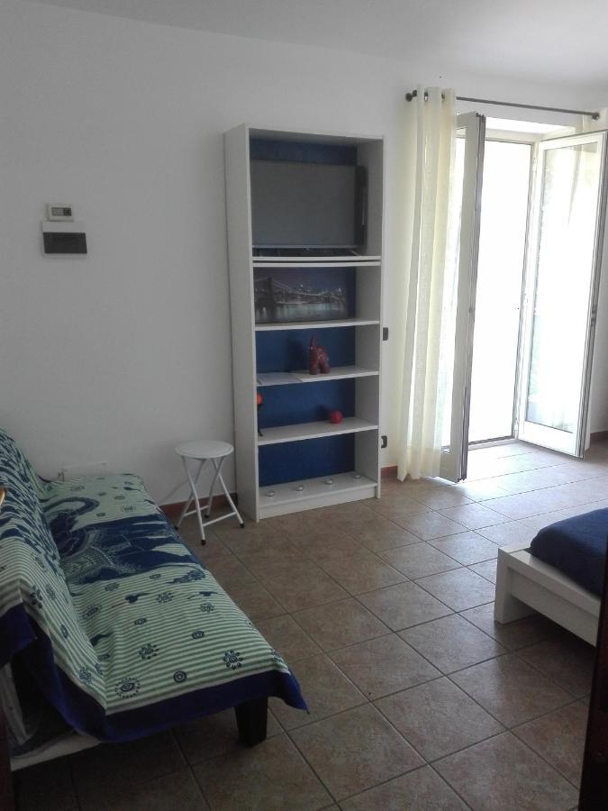 A Santy'S Roomsbagno Condiviso Shared Both2Piano No Lift No Shuttle -No Pasti No Meal,- A Pagamento Air Condit For A Fee Extra Bed For A Fee-Letto Extra A Pagamento -3 Minuti A Piedi Da Bus Per Fiera Di Roma Fiumicino Eksteriør billede